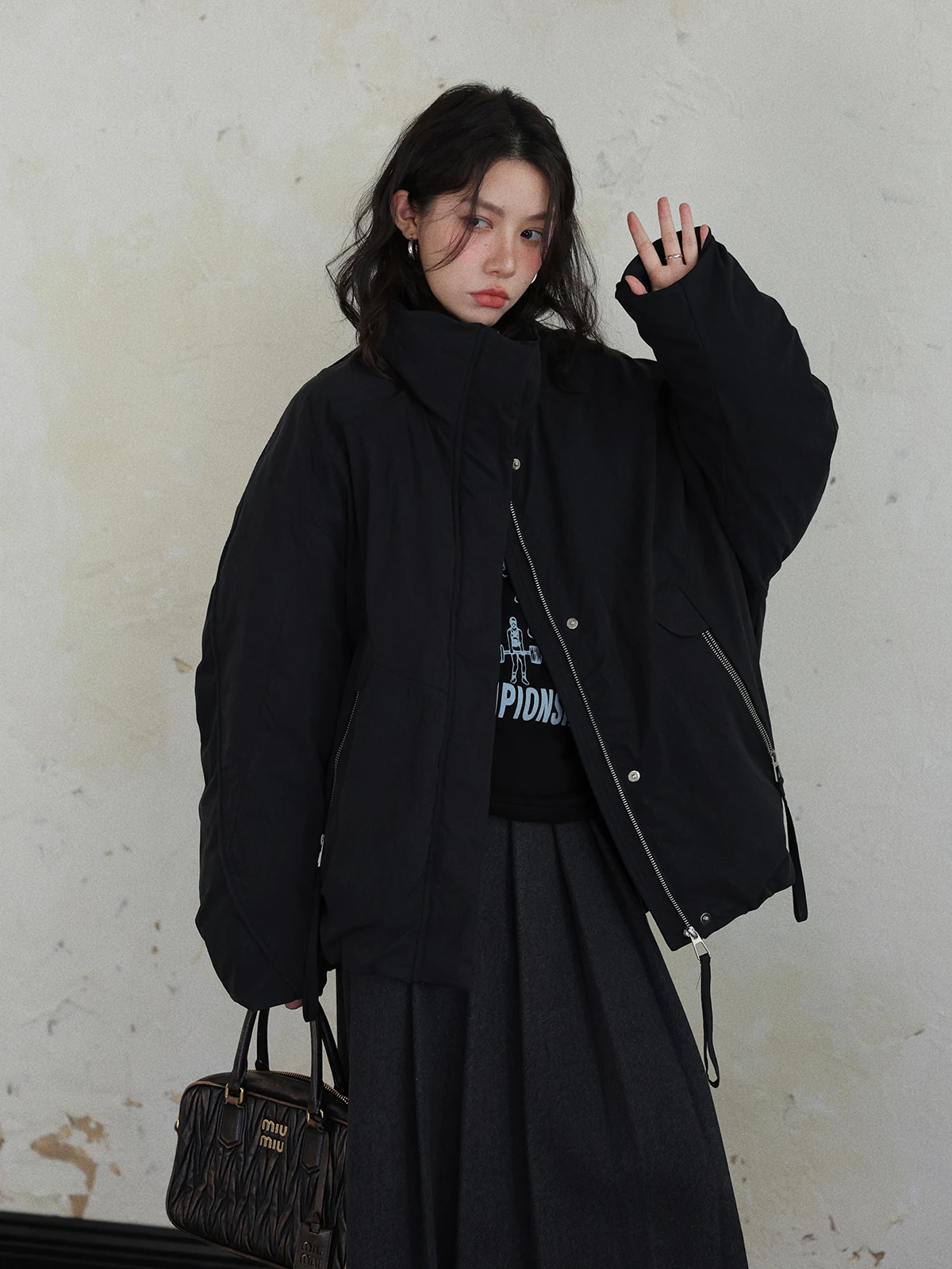 Женская пуховая куртка свободного кроя DR New National Stand 90 Du с воротником-стойкой, длинными рукавами, теплая, черная, хлопковая, для работы
Женская пуховая куртка свободного кроя DR New National Stand 90 Du с воротником-стойкой, длинными рукавами, теплая, черная, хлопковая, для работы