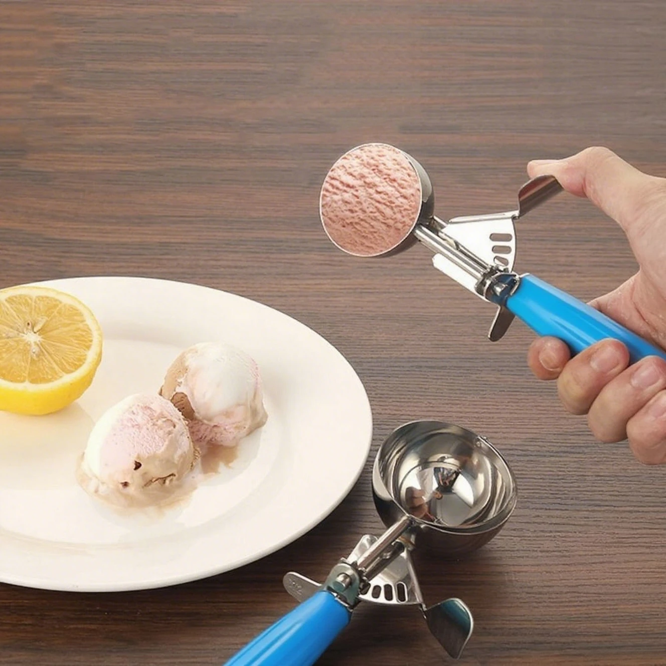 Professional Stainless Steel Ice Cream Scoop with Plastic Handle Suitable for Children Rust-proof Fruit Spoon
Professional Stainless Steel Ice Cream Scoop with Plastic Handle Suitable for Children Rust-proof Fruit Spoon