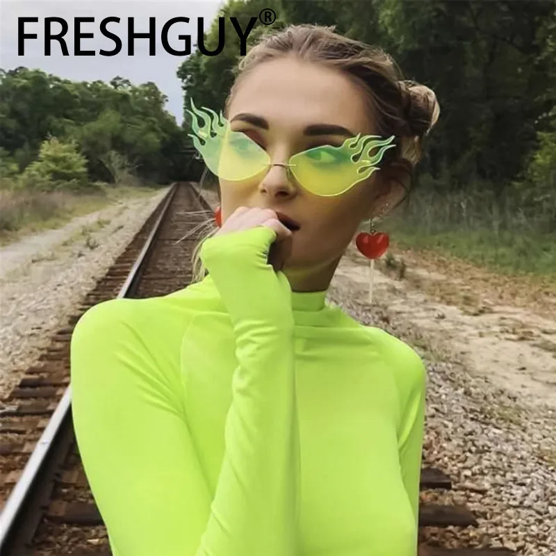 Модные женские солнцезащитные очки FRESHGUY с эффектом пламени, модные солнцезащитные очки преувеличенной формы, женские очки
Модные женские солнцезащитные очки FRESHGUY с эффектом пламени, модные солнцезащитные очки преувеличенной формы, женские очки