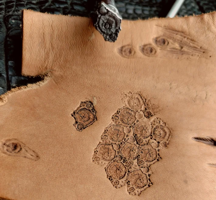 304 Steel Stamp Mold Jewelry Processing, Engraving Steel Mold Groove, Gold Tools, Crater Leather Carving 1X1.4 cm
304 Steel Stamp Mold Jewelry Processing, Engraving Steel Mold Groove, Gold Tools, Crater Leather Carving 1X1.4 cm