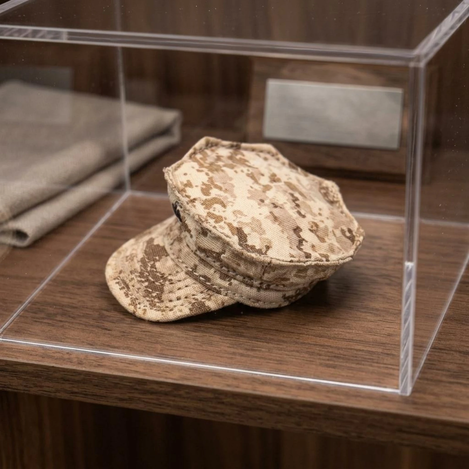 Miniature Hat Rounded Crown Hat Model
Miniature Hat Rounded Crown Hat Model