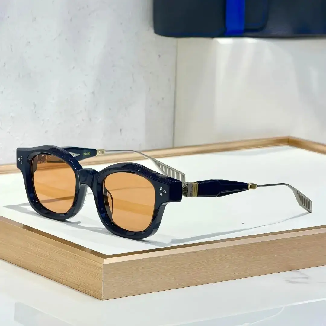 Limited Edition Collectible V2 Top Quality Sunglasses for Men Classic Women Luxury Designer Sunglasses UV400 With box
Limited Edition Collectible V2 Top Quality Sunglasses for Men Classic Women Luxury Designer Sunglasses UV400 With box