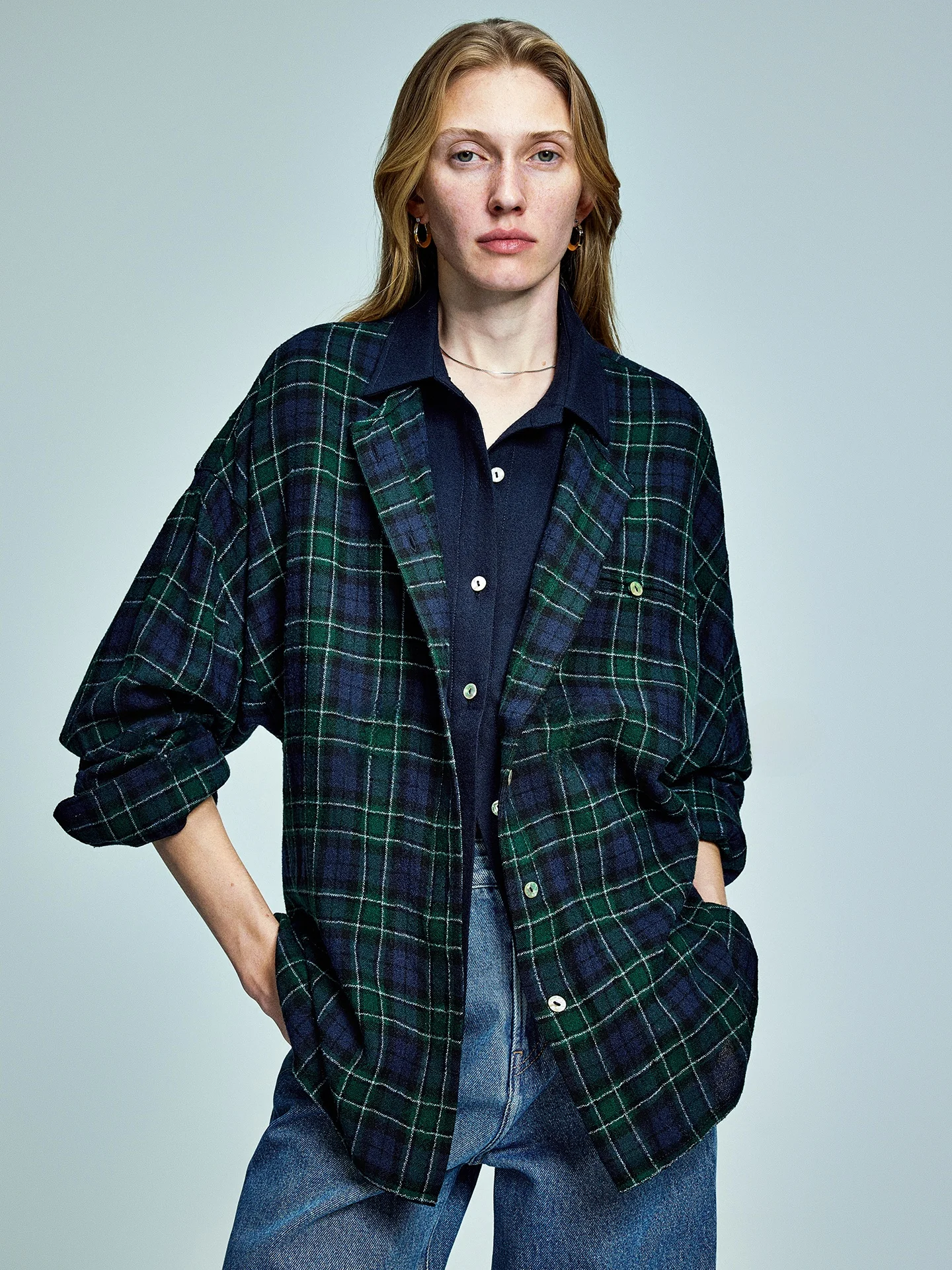 UZZO Ретро-куртка из 100% шерсти в клетку с пэчворком, свободного кроя, женская, имитация двухслойности, с длинными рукавами, теплая, на пуговицах, для повседневной носки
UZZO Ретро-куртка из 100% шерсти в клетку с пэчворком, свободного кроя, женская, имитация двухслойности, с длинными рукавами, теплая, на пуговицах, для повседневной носки