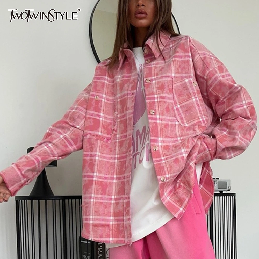 TWOTWINSTYLE American Retro Pink Check Shirt Coat for Women Lapel Long Sleeve Fashinable Basics Jackets Female Summer Clothing
TWOTWINSTYLE American Retro Pink Check Shirt Coat for Women Lapel Long Sleeve Fashinable Basics Jackets Female Summer Clothing