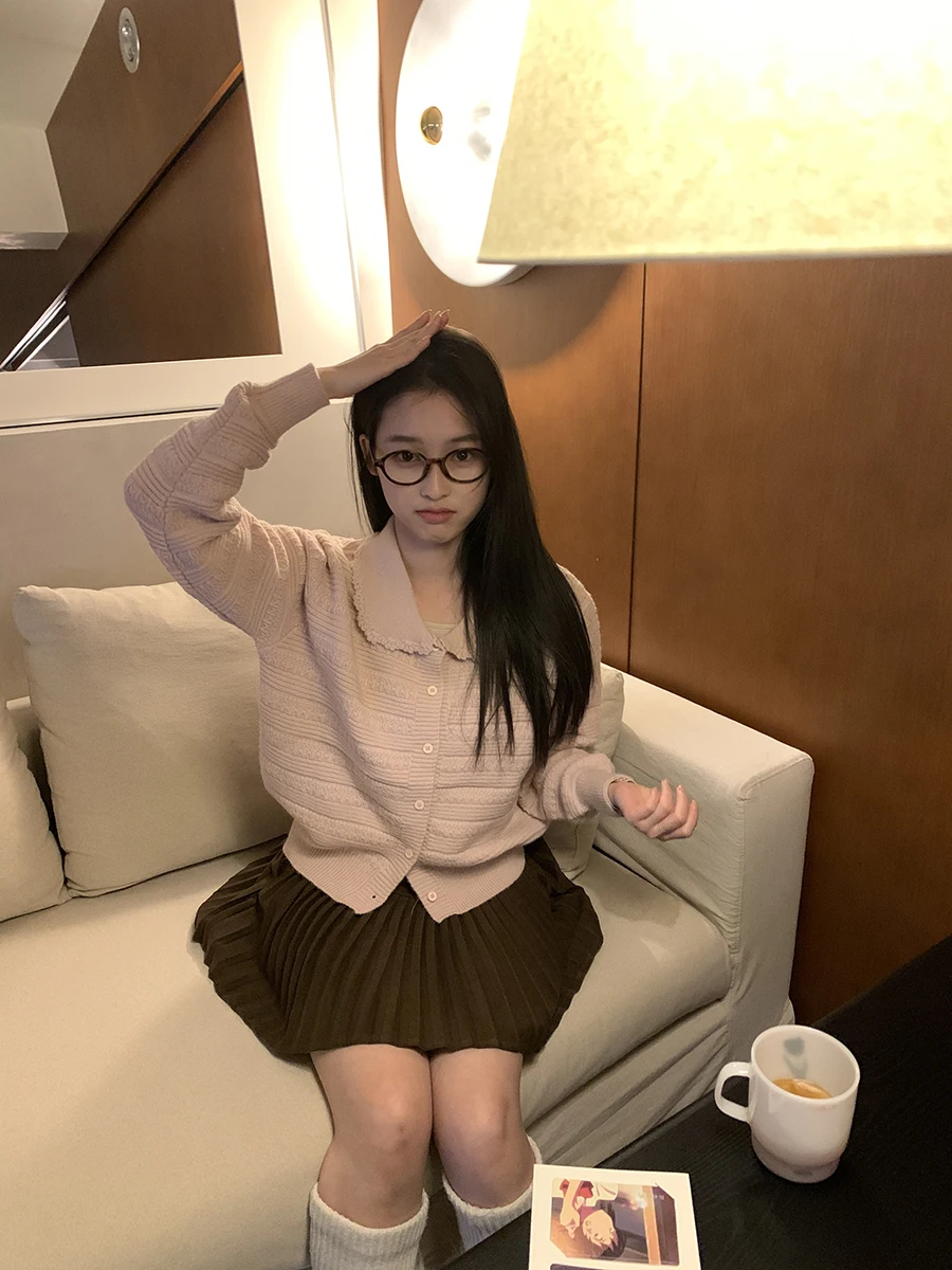 Вязаный свитер-пальто с воротником-стойкой Sweet Doll, на одной пуговице, для девочек, теплый, осенний, модный, укороченный, женская верхняя одежда
Вязаный свитер-пальто с воротником-стойкой Sweet Doll, на одной пуговице, для девочек, теплый, осенний, модный, укороченный, женская верхняя одежда