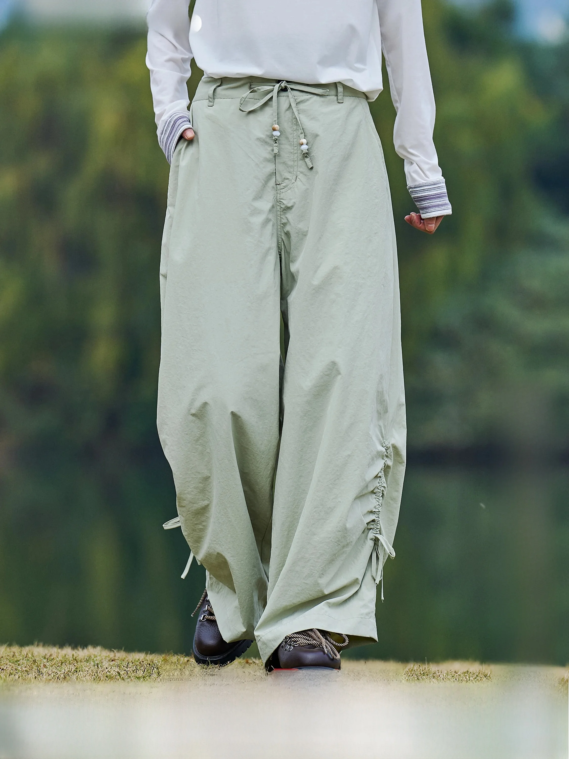 Madgood High Waist Drawstring Wide Leg Workwear Pants Pure Color Spring City Walk Casual Trousers for Women Skintight Fit
Madgood High Waist Drawstring Wide Leg Workwear Pants Pure Color Spring City Walk Casual Trousers for Women Skintight Fit