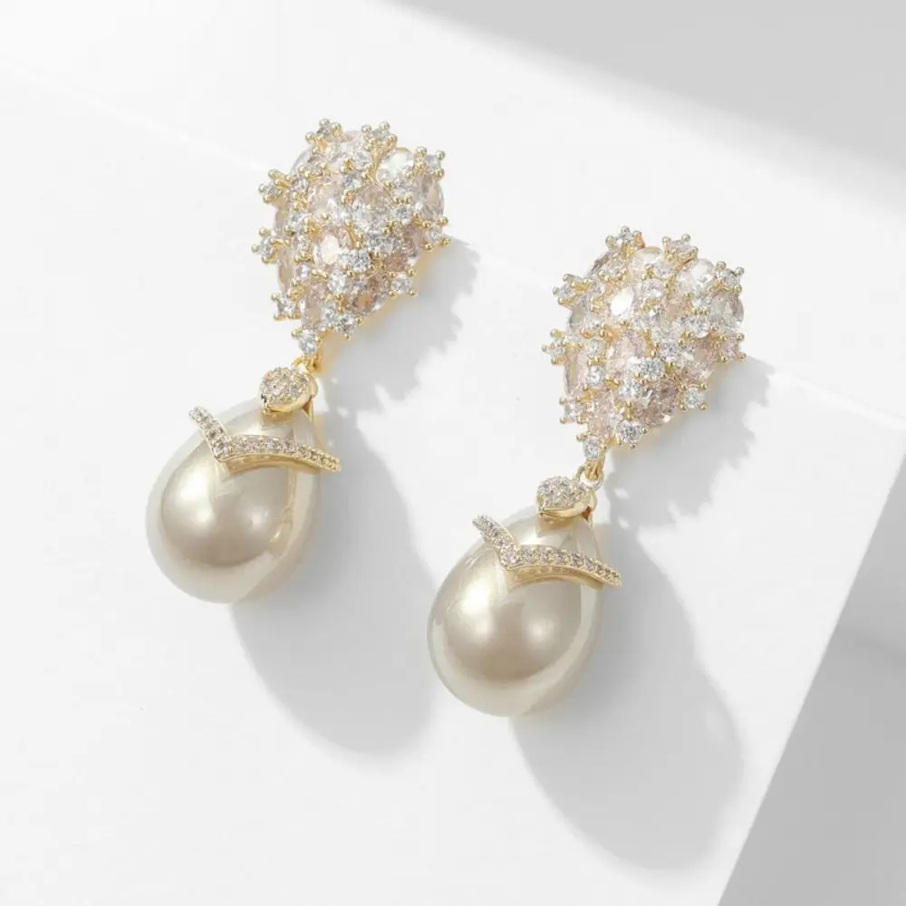 Pendant Crystal Stud Earrings Pearl Elegant Rhinestone Drop Earrings Hook Piercing Luxury Vintage Long Earrings Girls Gift
Pendant Crystal Stud Earrings Pearl Elegant Rhinestone Drop Earrings Hook Piercing Luxury Vintage Long Earrings Girls Gift