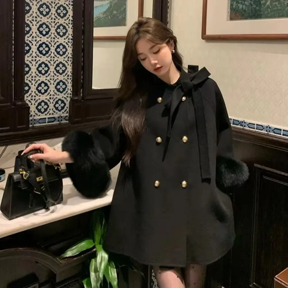 Lady Real Fox Fur Woolen Coat 2025 New Solid Vintage Elegant Loose Bow Casual Party Warm Female Chic Overcoat Clothing Women
Lady Real Fox Fur Woolen Coat 2025 New Solid Vintage Elegant Loose Bow Casual Party Warm Female Chic Overcoat Clothing Women