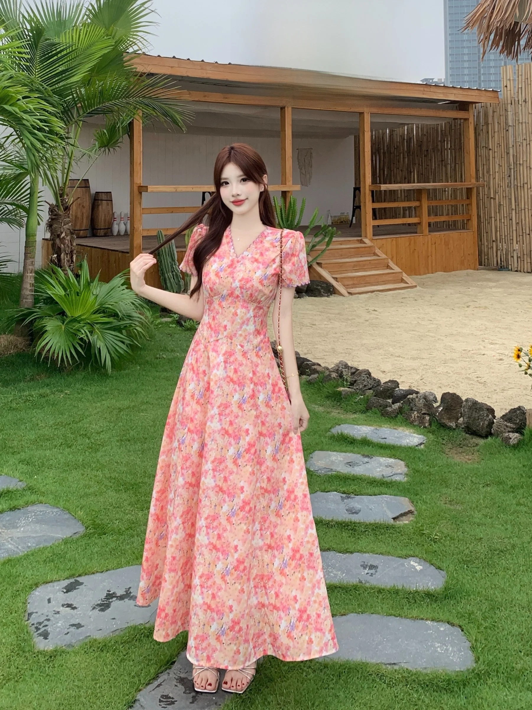 plus Size Women's Floral Print V-Neck Short Sleeve A-Line Dress Slimming Waist Cinched Summer New Style City Commute Wind
plus Size Women's Floral Print V-Neck Short Sleeve A-Line Dress Slimming Waist Cinched Summer New Style City Commute Wind