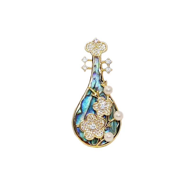 Chinese style retro pipa brooch, women's suit with diamond studded temperament, coat clip, chest flower accessory
Chinese style retro pipa brooch, women's suit with diamond studded temperament, coat clip, chest flower accessory