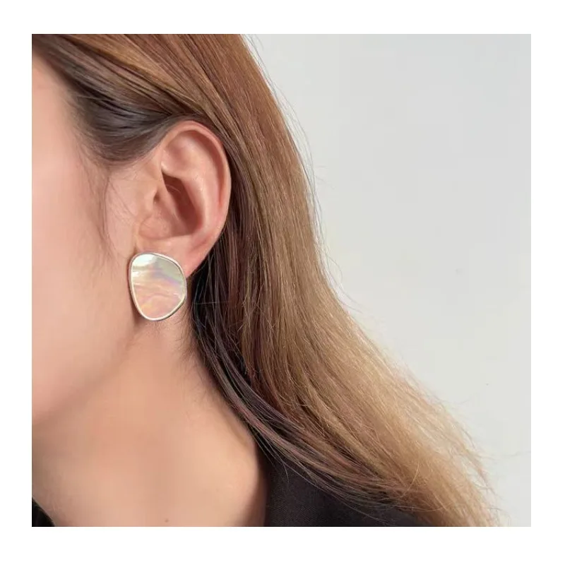 White Fritillary Irregular Geometric Shape Stud Earrings High Sense Retro Jewelry Earrings Qingdao Silver Needle Jewelry
White Fritillary Irregular Geometric Shape Stud Earrings High Sense Retro Jewelry Earrings Qingdao Silver Needle Jewelry