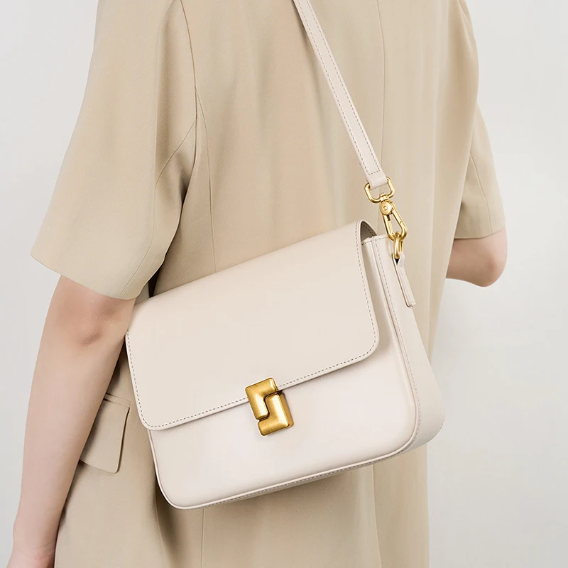 New fashionable women crossbody bag for spring and summer soft genuine cowhide handbag versatile small square bag for commuting
New fashionable women crossbody bag for spring and summer soft genuine cowhide handbag versatile small square bag for commuting