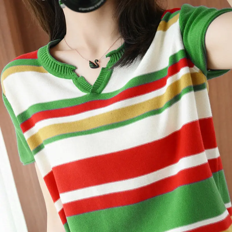 Fashion V-Neck Knitted All-match Striped Blouse Female Clothing 2024 Summer New Casual Pullovers Tops Short Sleeve Korean Shirt
Fashion V-Neck Knitted All-match Striped Blouse Female Clothing 2024 Summer New Casual Pullovers Tops Short Sleeve Korean Shirt
