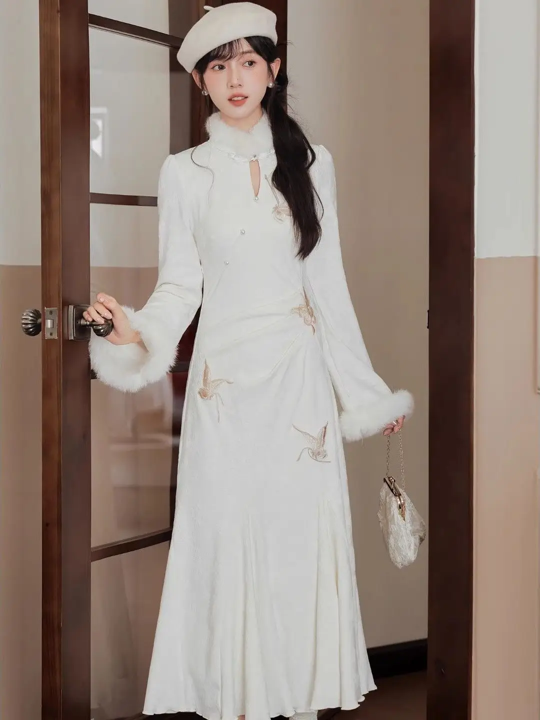 Новая китайская свадебная юбка средней длины с длинными рукавами, утепленная флисом, в стиле «Рич Мисс» и «Маленькая Франция»
Новая китайская свадебная юбка средней длины с длинными рукавами, утепленная флисом, в стиле «Рич Мисс» и «Маленькая Франция»