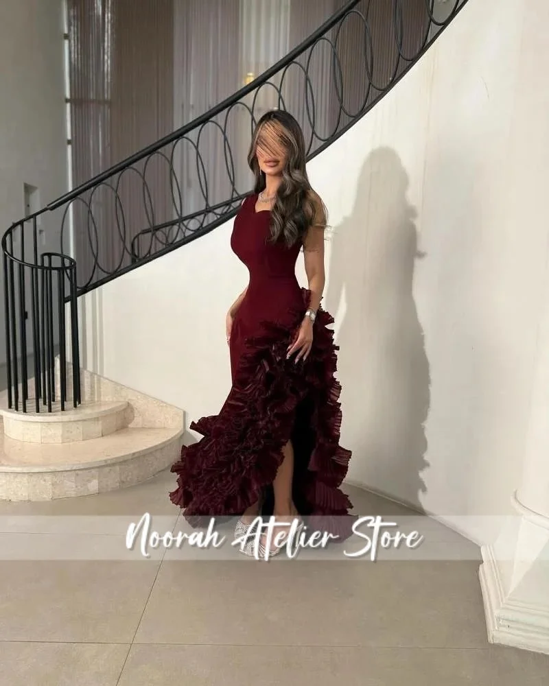 Elegant Rose Red Asymmetrical Tiered Ruffles luxurious women's Evening Dress 2025 Women Dubai Halter Party Long Dress Customized
Elegant Rose Red Asymmetrical Tiered Ruffles luxurious women's Evening Dress 2025 Women Dubai Halter Party Long Dress Customized