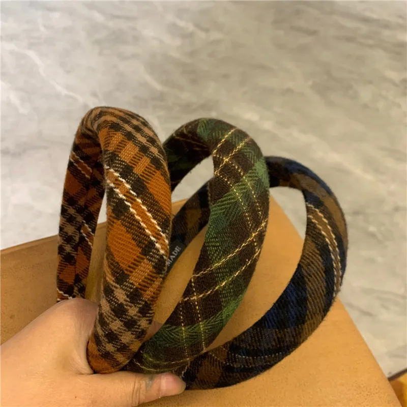 High Quality Plaid Sponge Headband Volume Lift Retro Style Non Slip Comfortable for Home Travel and Face Washing
High Quality Plaid Sponge Headband Volume Lift Retro Style Non Slip Comfortable for Home Travel and Face Washing