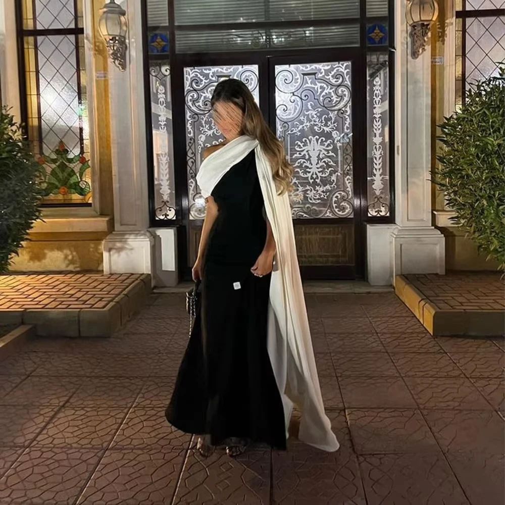 Customized Exquisite Elegant A-line Sweep Train Evening Dresses One-Shoulder Sleeveless Black And White Contrast Color Design
Customized Exquisite Elegant A-line Sweep Train Evening Dresses One-Shoulder Sleeveless Black And White Contrast Color Design