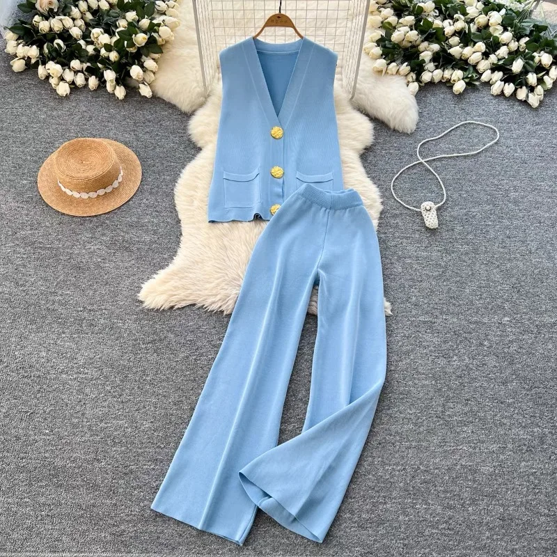 Summer Knitted Two-piece Set Women Large Gold Buckle V-neck Pocket Sleeveless Sweater Vest Tops + High Waist Wide Leg Pants Sets
Summer Knitted Two-piece Set Women Large Gold Buckle V-neck Pocket Sleeveless Sweater Vest Tops + High Waist Wide Leg Pants Sets