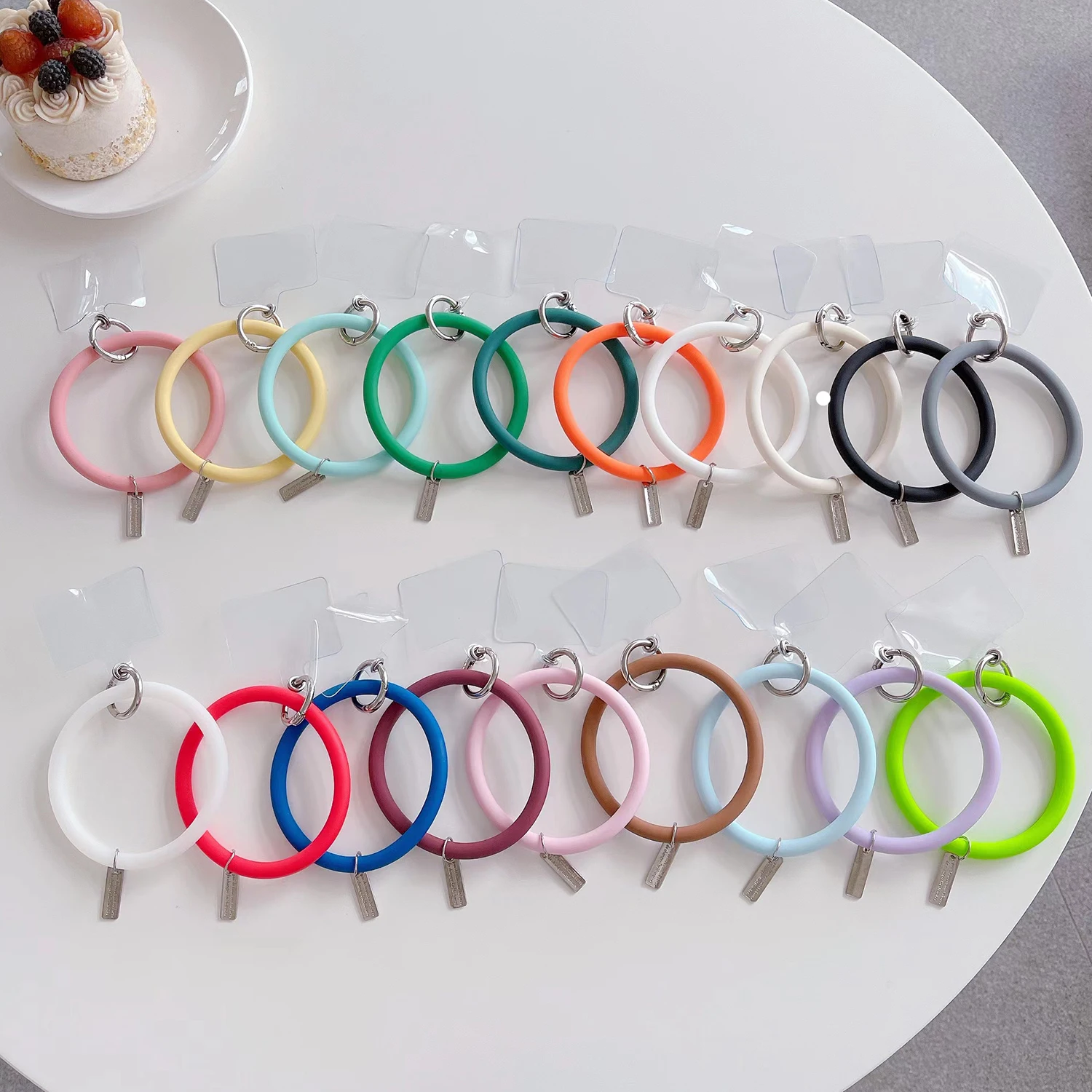 Универсальный брелок-кольцо для iPhone, Xiaomi, Samsung
Универсальный брелок-кольцо для iPhone, Xiaomi, Samsung