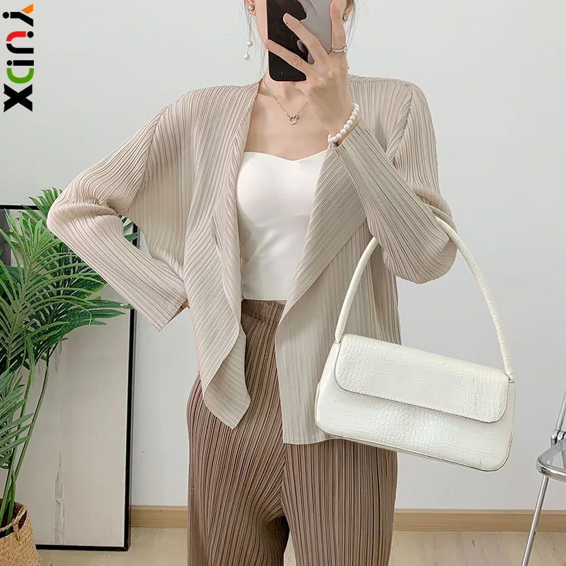 YUDX Pleated Women's Jackets Thin Solid-coloured Cardigan with High-end Fashion Temperament Elegant Short Jacket 2024 Summer New
YUDX Pleated Women's Jackets Thin Solid-coloured Cardigan with High-end Fashion Temperament Elegant Short Jacket 2024 Summer New