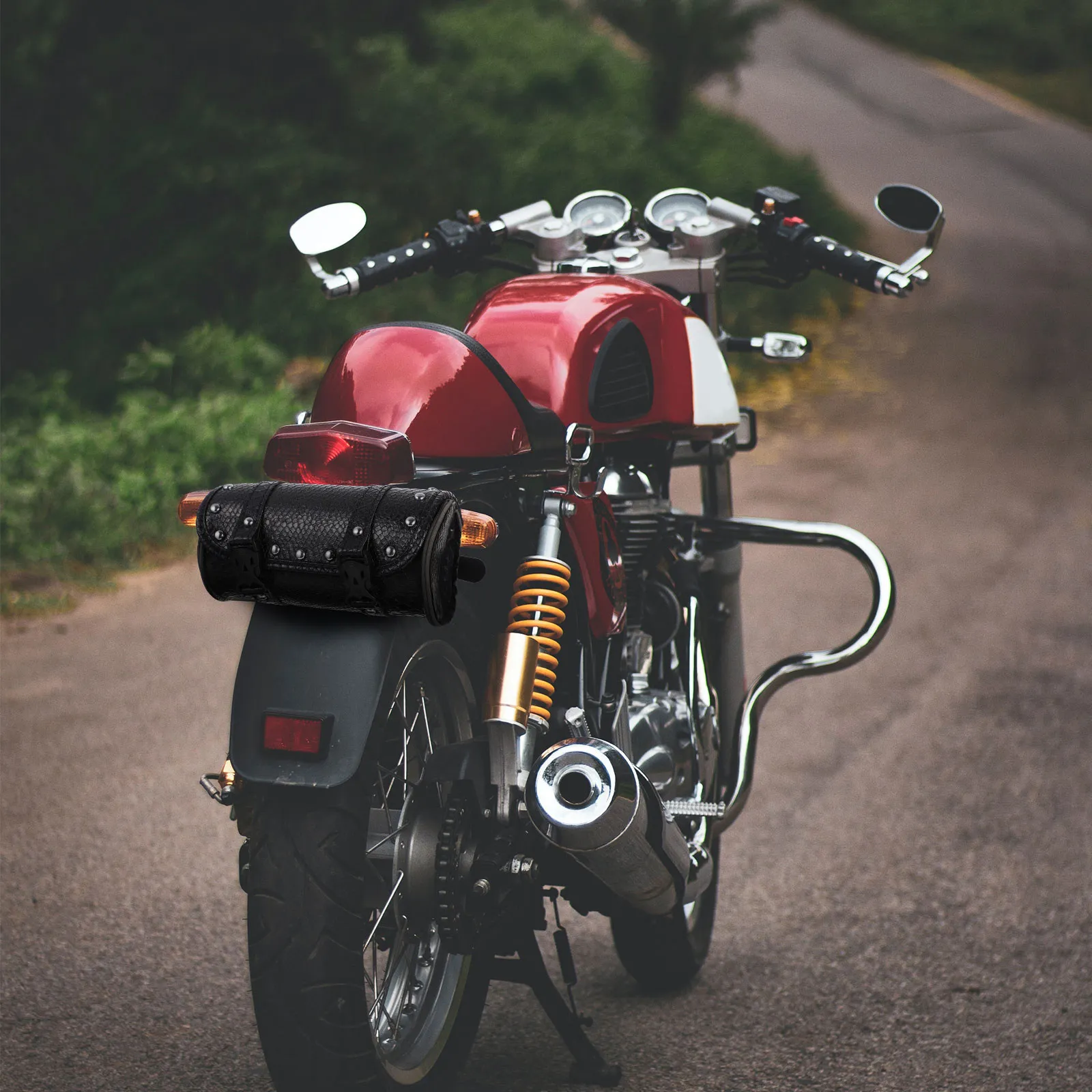 1Set PU Motorcycle Handlebar Bag High Grade Motorbike Side Storage Tool Bag for Cycling Safety and Easy Installation
1Set PU Motorcycle Handlebar Bag High Grade Motorbike Side Storage Tool Bag for Cycling Safety and Easy Installation