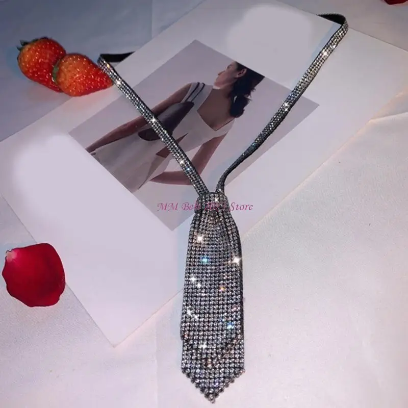 Женский галстук 49ME, украшенный стразами, предварительно завязанный галстук. Удобный в носке форменный галстук.
Женский галстук 49ME, украшенный стразами, предварительно завязанный галстук. Удобный в носке форменный галстук.