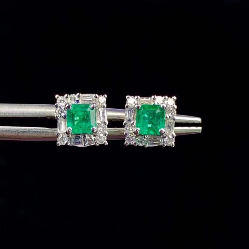 925 Sterling Silver Natural Emerald Stud Earrings Classic Fine Jewelry Women Wedding Gift Luxury Jewelry Designers
925 Sterling Silver Natural Emerald Stud Earrings Classic Fine Jewelry Women Wedding Gift Luxury Jewelry Designers