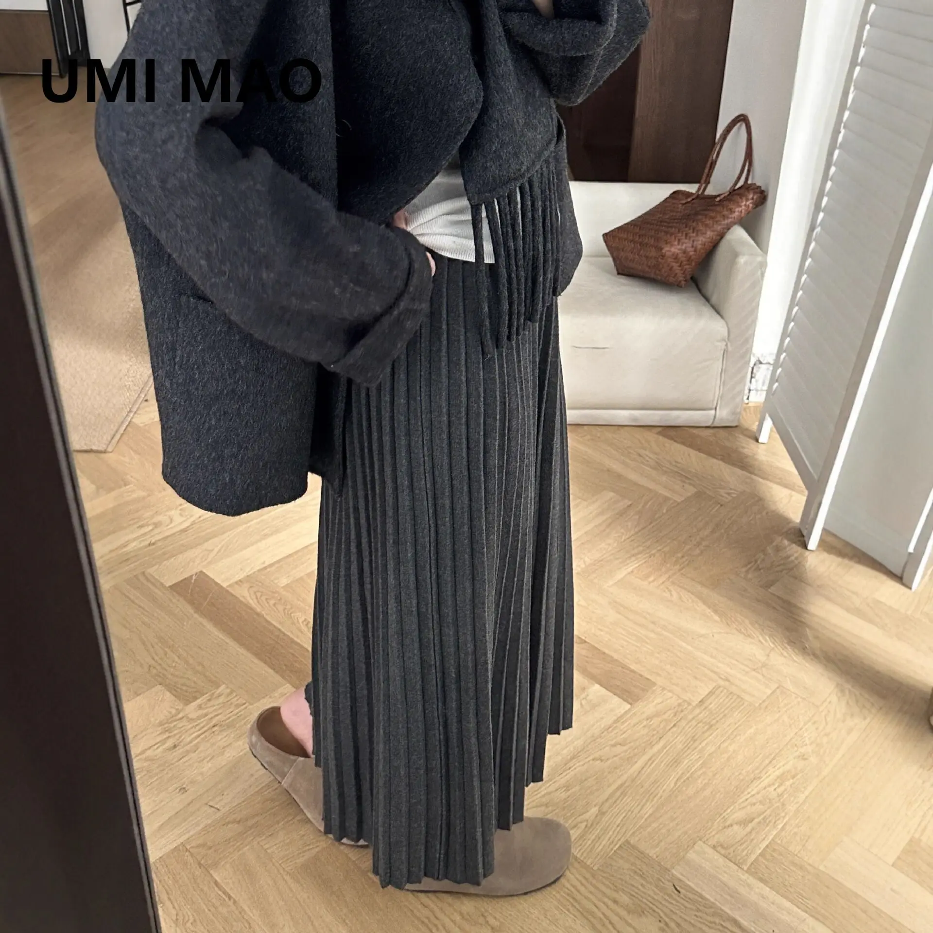 UMI MAO Super Fit Gray Knitted Pleated Skirt For Women Autumn And Winter Korean Style Thickened With Wool A-Line Umbrella Skirt
UMI MAO Super Fit Gray Knitted Pleated Skirt For Women Autumn And Winter Korean Style Thickened With Wool A-Line Umbrella Skirt