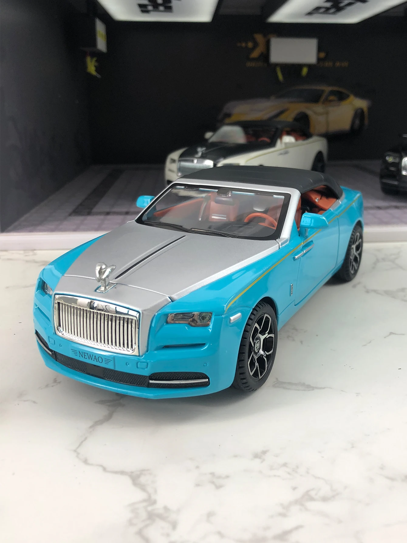 1:24 имитация модели седана из цинкового сплава, статическое украшение, металлический коллекционный подарочный автомобиль
1:24 имитация модели седана из цинкового сплава, статическое украшение, металлический коллекционный подарочный автомобиль