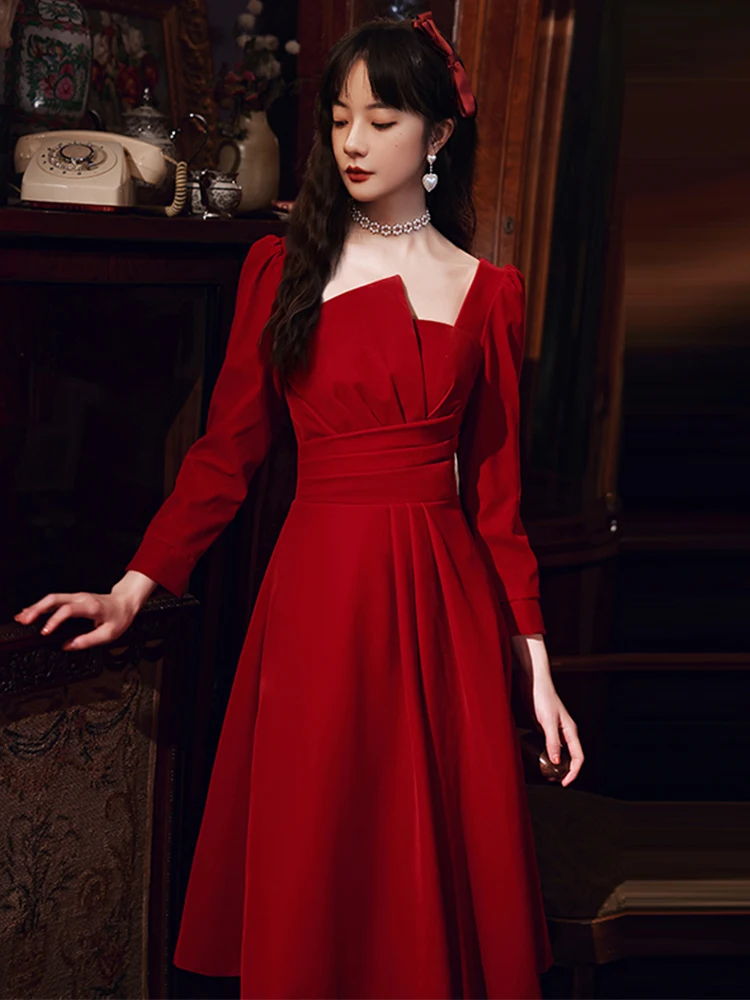 Красное бархатное платье с длинными рукавами для помолвки и свадьбы, повседневная модная юбка А-силуэта со средней талией для ежедневной носки
Красное бархатное платье с длинными рукавами для помолвки и свадьбы, повседневная модная юбка А-силуэта со средней талией для ежедневной носки