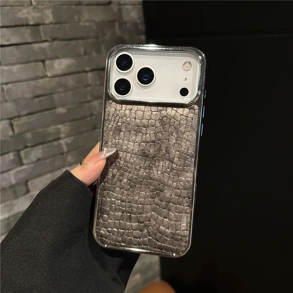 Luxury Glossy Plating Crocodile Leather PU Texture Phone Case for iPhone 12 13 14 15 16 17 Pro Max Plus shockproof Cover
Luxury Glossy Plating Crocodile Leather PU Texture Phone Case for iPhone 12 13 14 15 16 17 Pro Max Plus shockproof Cover