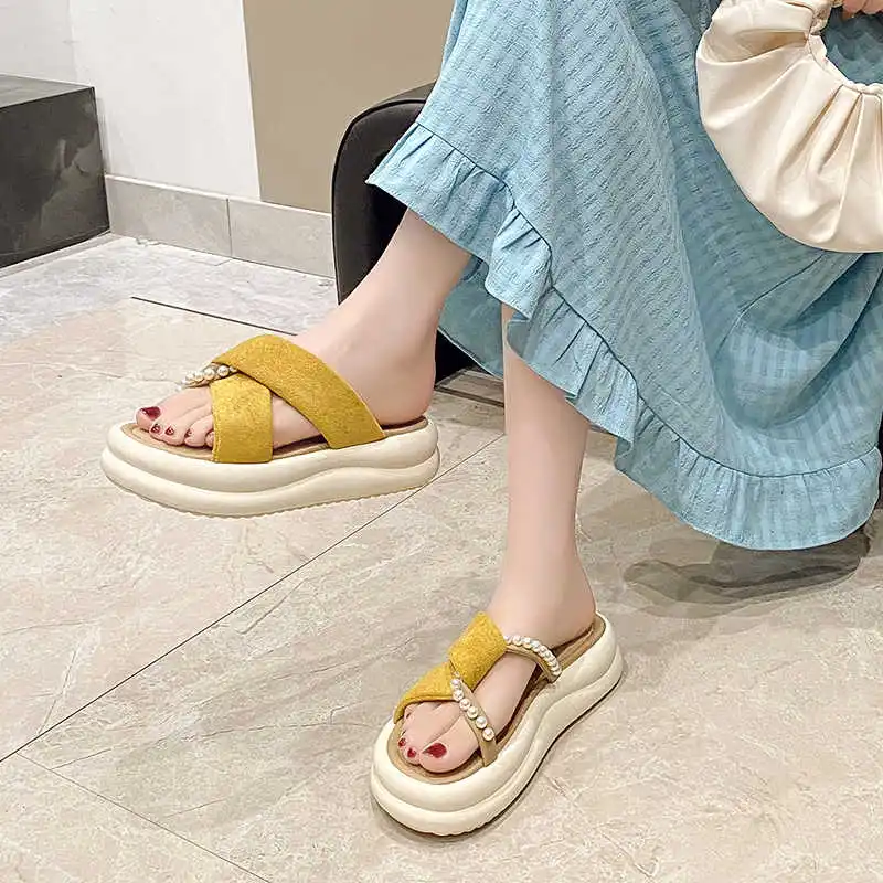 Open Back Half Luxury Women Sandals Water Slippers Black And White Shoes Sneakers Sports Fashionable Deadlift Snearkers
Open Back Half Luxury Women Sandals Water Slippers Black And White Shoes Sneakers Sports Fashionable Deadlift Snearkers