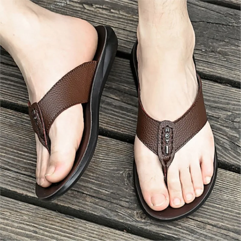 Летние сандалии, мужские шлепанцы, повседневная пляжная обувь, кожаные дышащие домашние нескользящие тапочки M940 
Летние сандалии, мужские шлепанцы, повседневная пляжная обувь, кожаные дышащие домашние нескользящие тапочки M940