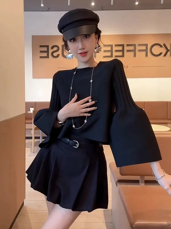 Black Knitted Top Women's Fashion Slimming Long Sleeve Vintage Style Name Lady Trendy Sweater Autumn Season Casual Loose Fit
Black Knitted Top Women's Fashion Slimming Long Sleeve Vintage Style Name Lady Trendy Sweater Autumn Season Casual Loose Fit