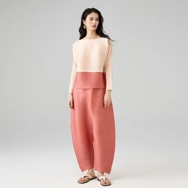 Women Suit Round Neck Long Sleeve Collision Design T-shirt Loose Big Size Harem Trousers 2025 Summer New Female 2-piece Set
Women Suit Round Neck Long Sleeve Collision Design T-shirt Loose Big Size Harem Trousers 2025 Summer New Female 2-piece Set