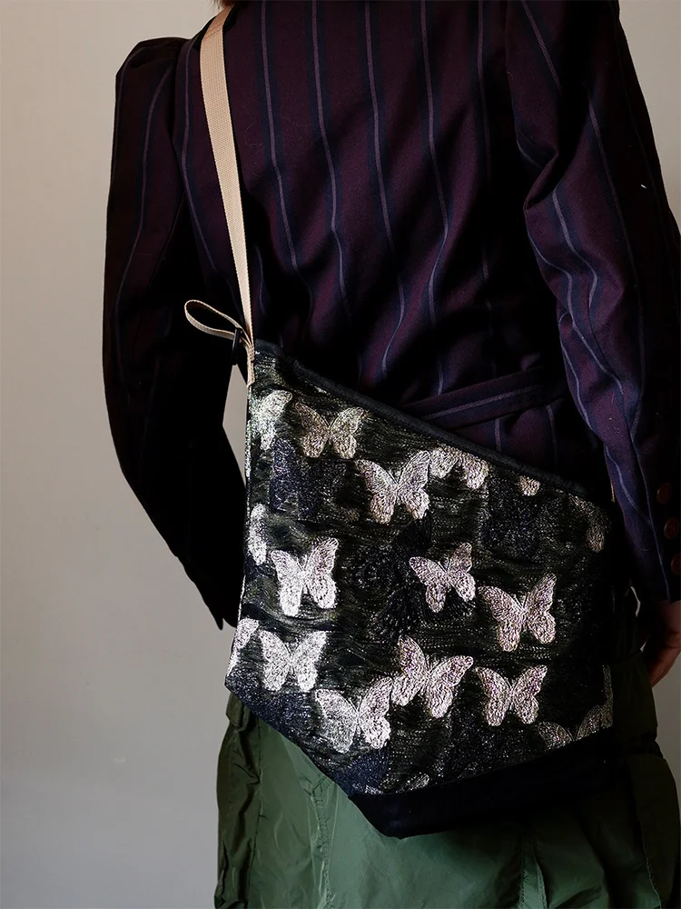 Irregular Bucket Shaped Single Shoulder Women Bag With Fabric Bow Pattern Design, Original And Personalized Crossbody Bag Trendy
Irregular Bucket Shaped Single Shoulder Women Bag With Fabric Bow Pattern Design, Original And Personalized Crossbody Bag Trendy