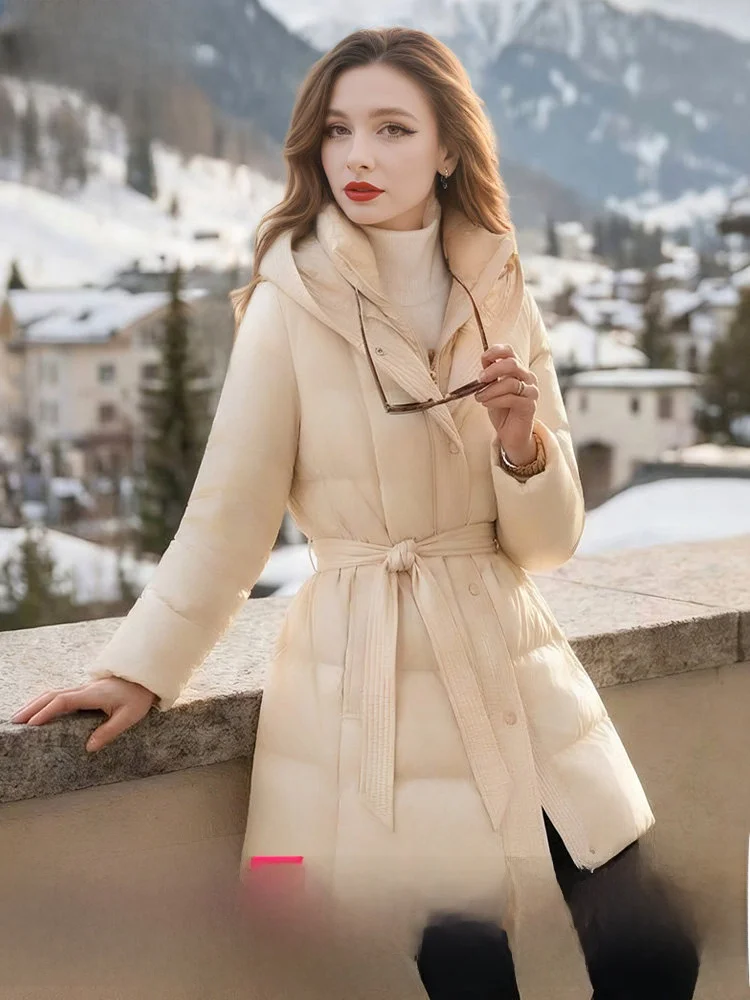 Женская зимняя утепленная куртка Philomena White с капюшоном, на утином пуху, с утяжкой на талии, короткая, стильная, молодежный фасон
Женская зимняя утепленная куртка Philomena White с капюшоном, на утином пуху, с утяжкой на талии, короткая, стильная, молодежный фасон