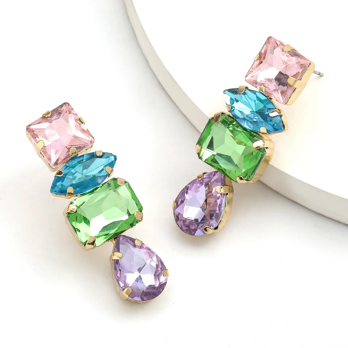 Fashionable Color Geometric Glass Embedded Super Shiny Full Rhinestone Earrings Trendy Women Ethereal Ear Drop for All Party
Fashionable Color Geometric Glass Embedded Super Shiny Full Rhinestone Earrings Trendy Women Ethereal Ear Drop for All Party