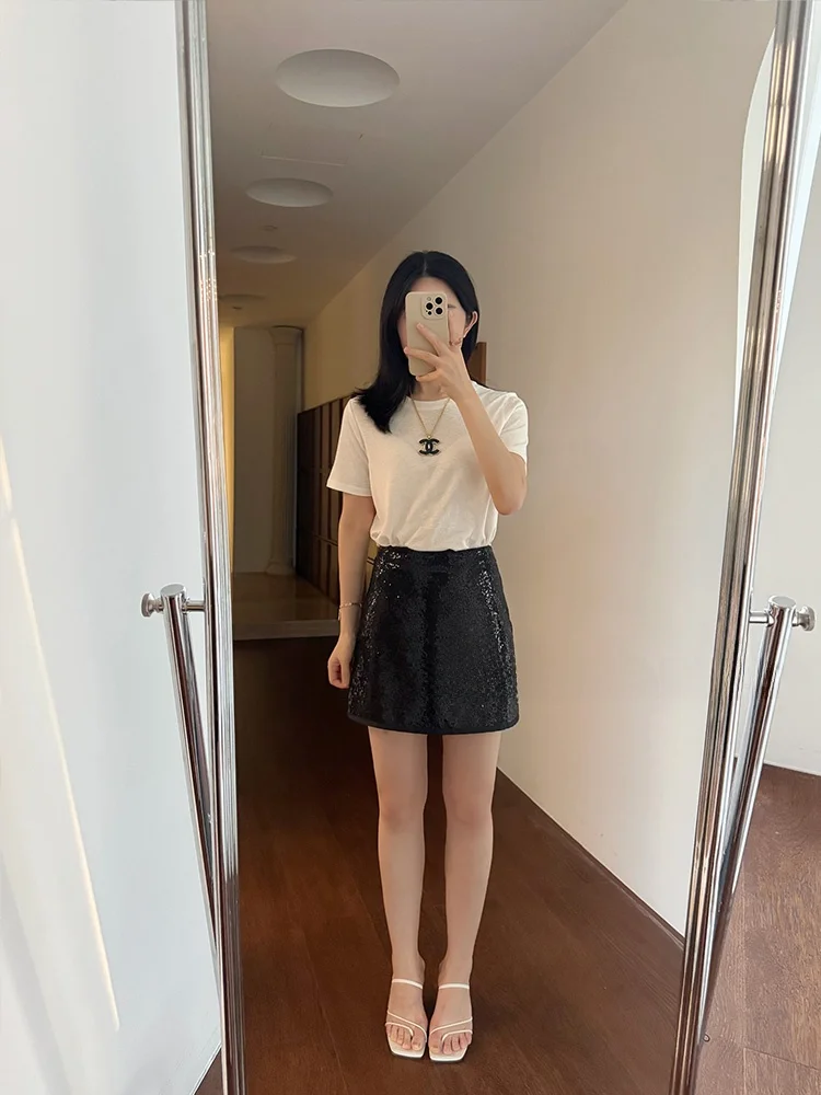 Юбка А-силуэта с пайетками и богатой отделкой, универсальная, всесезонная, для повседневной носки, со средней талией, миди, однотонная, из полиэстера.
Юбка А-силуэта с пайетками и богатой отделкой, универсальная, всесезонная, для повседневной носки, со средней талией, миди, однотонная, из полиэстера.