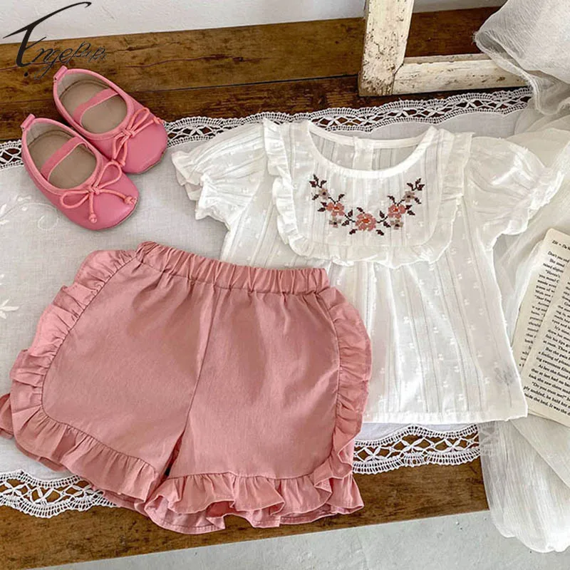 Korean Style Baby Girls Flowers Suit Girls Short Sleeves Top+Shorts Casual Princess Girls Embroidered Suit Girls Clothing
Korean Style Baby Girls Flowers Suit Girls Short Sleeves Top+Shorts Casual Princess Girls Embroidered Suit Girls Clothing