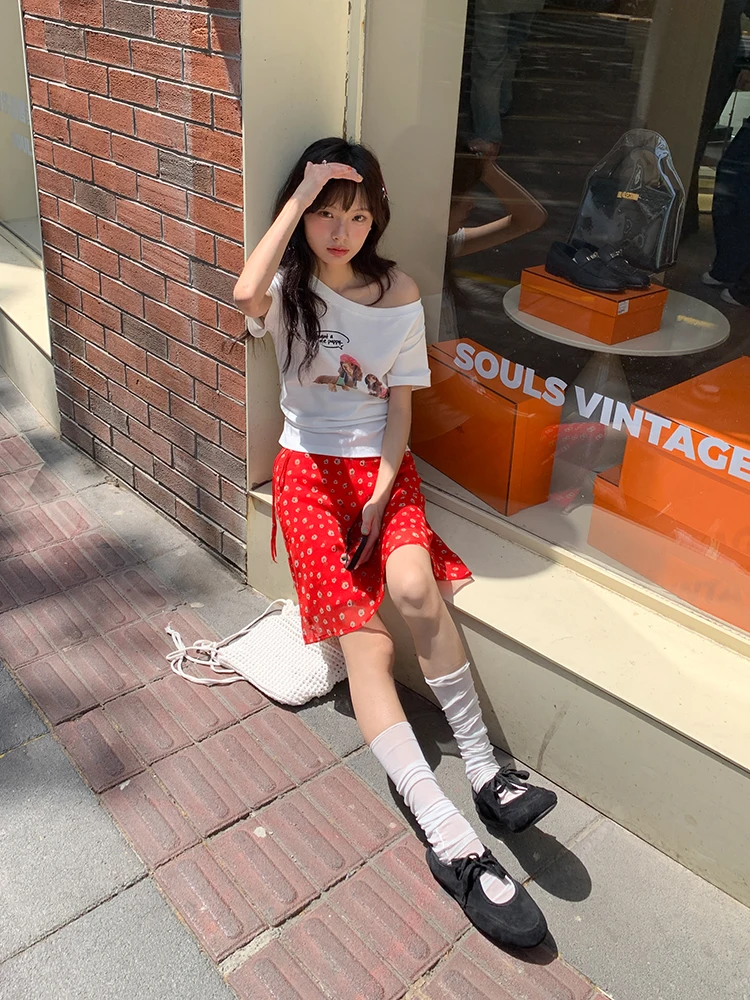 Red Floral Print Chiffon A-Line Skirt High Waist Slimming Summer 2026 New Women's Faion f-length Skirts
Red Floral Print Chiffon A-Line Skirt High Waist Slimming Summer 2026 New Women's Faion f-length Skirts