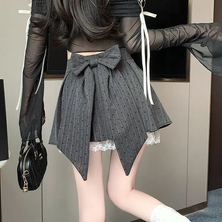 Women Bowknot A-Line Mini Skirts with Lace Trim Pleated Skirts Korean Style High Waist Casual Skirts for Women's Y2k Streetwear
Women Bowknot A-Line Mini Skirts with Lace Trim Pleated Skirts Korean Style High Waist Casual Skirts for Women's Y2k Streetwear