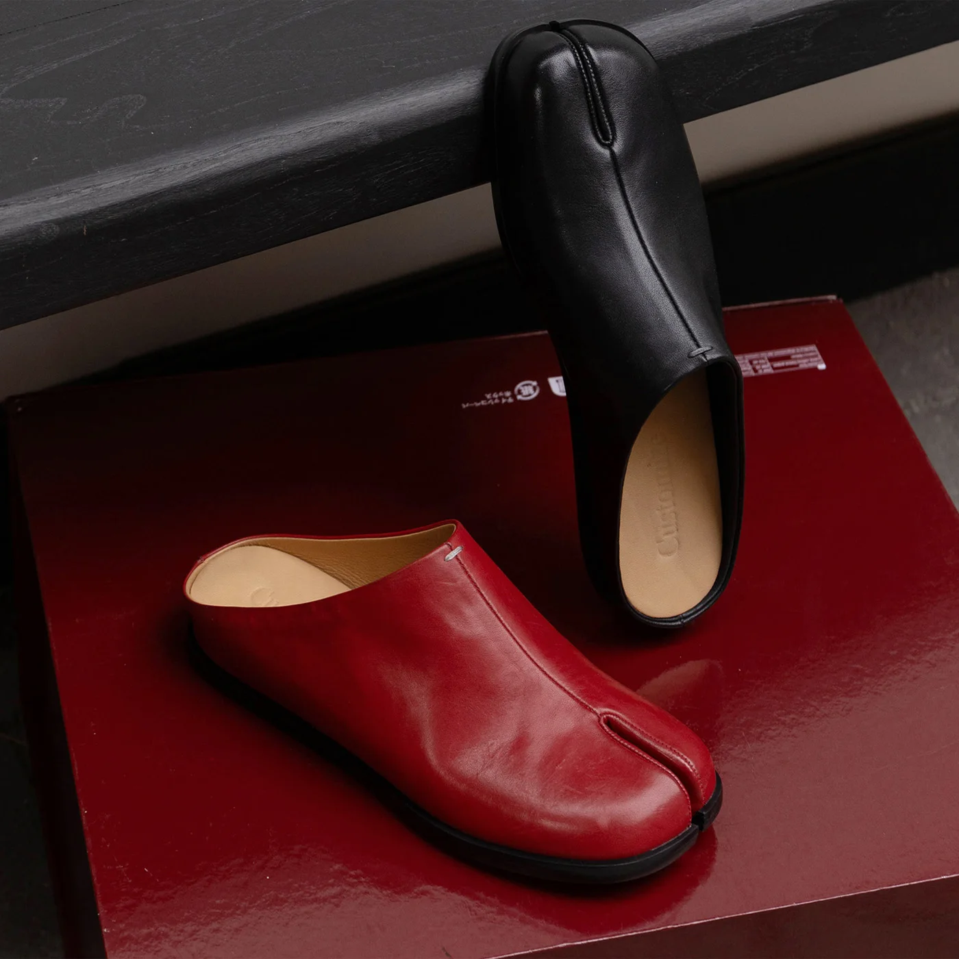 New Genuine Leather Cowhide Women Mules, Split Toe Slip-on Women Slippers,Fashion Flats Women Shoes
New Genuine Leather Cowhide Women Mules, Split Toe Slip-on Women Slippers,Fashion Flats Women Shoes