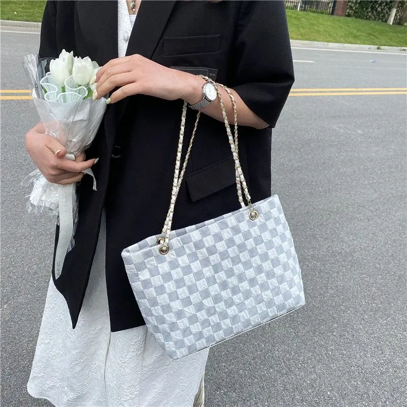 Large Capacity Women New Fashion Trend Canvas Shoulder Texture All Match Student Class Commuting Tote Korea Style Zipper Bag
Large Capacity Women New Fashion Trend Canvas Shoulder Texture All Match Student Class Commuting Tote Korea Style Zipper Bag