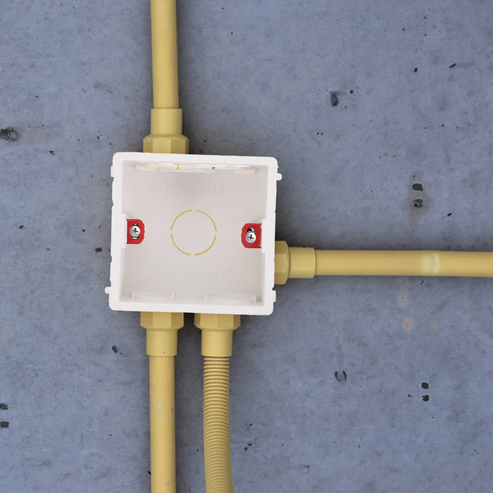 Набор из 6 уличных электрических розеток из ПВХ, защищенных от непогоды, для наружного монтажа, распределительная коробка для наружного использования
Набор из 6 уличных электрических розеток из ПВХ, защищенных от непогоды, для наружного монтажа, распределительная коробка для наружного использования