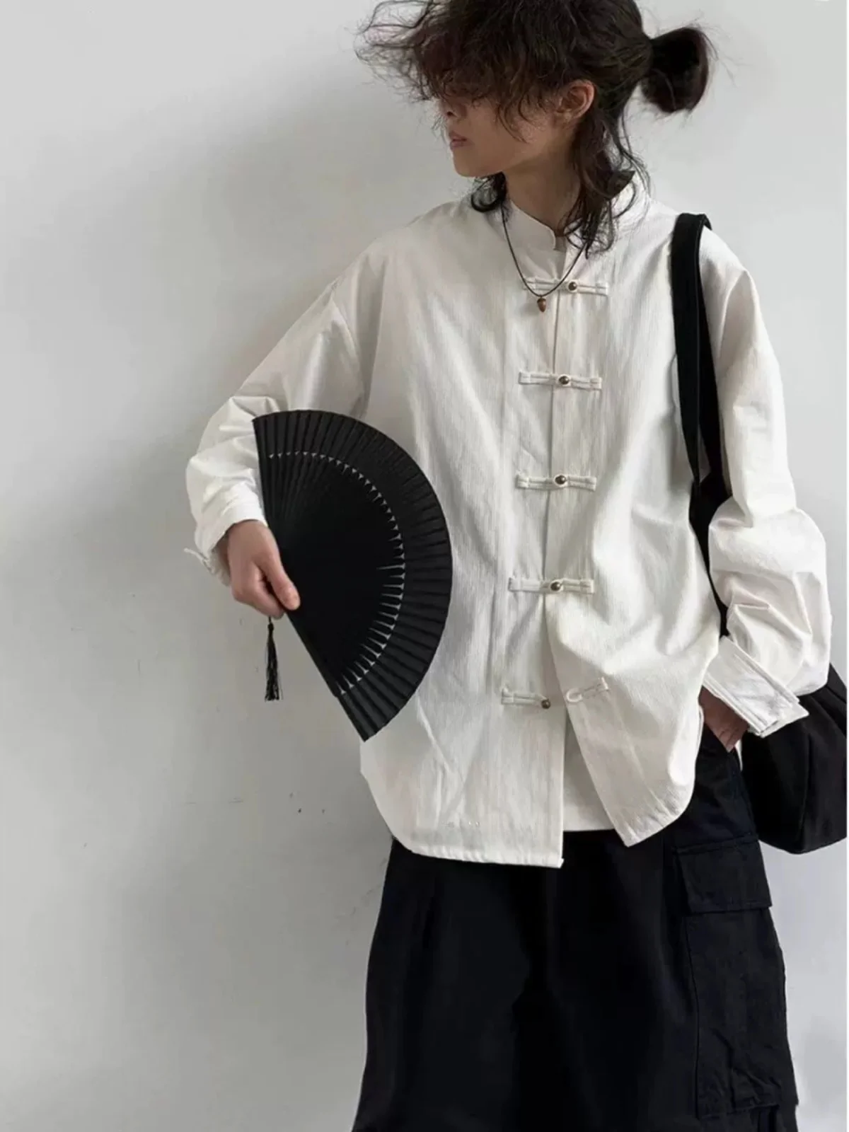 Loose Long Sve Stand Collar Workwear irt Men's Spring Autumn White irt Couples Casual Faion Youth ular
Loose Long Sve Stand Collar Workwear irt Men's Spring Autumn White irt Couples Casual Faion Youth ular