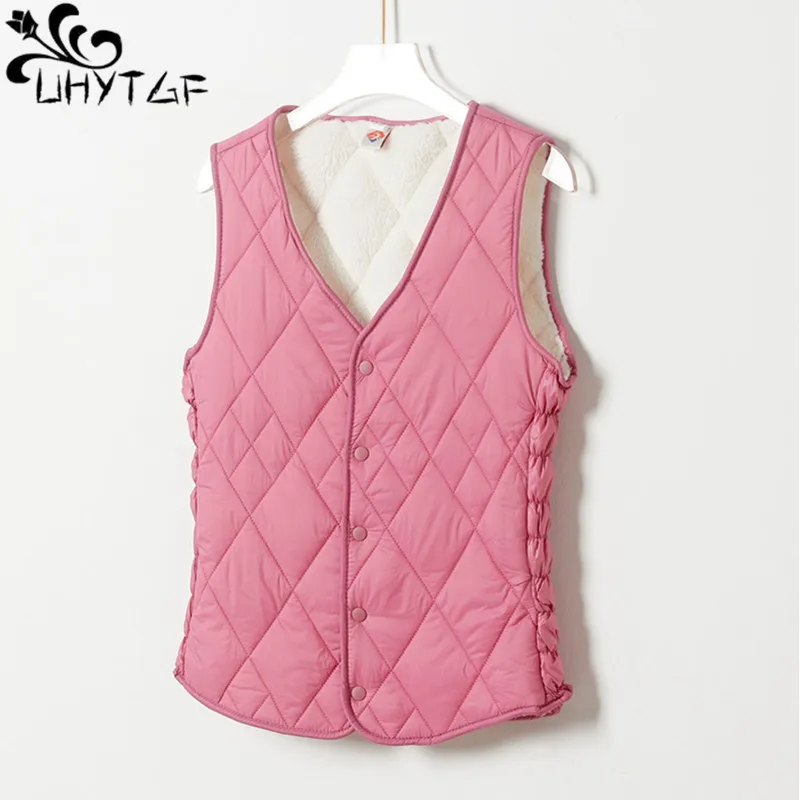 UHYTGF 5XL Short Vest Women's Plush Inner Gall Warm Autumn Winter Cotton Waistcoat Jacket Female Slim Sleeveless Outerwear 2036
UHYTGF 5XL Short Vest Women's Plush Inner Gall Warm Autumn Winter Cotton Waistcoat Jacket Female Slim Sleeveless Outerwear 2036