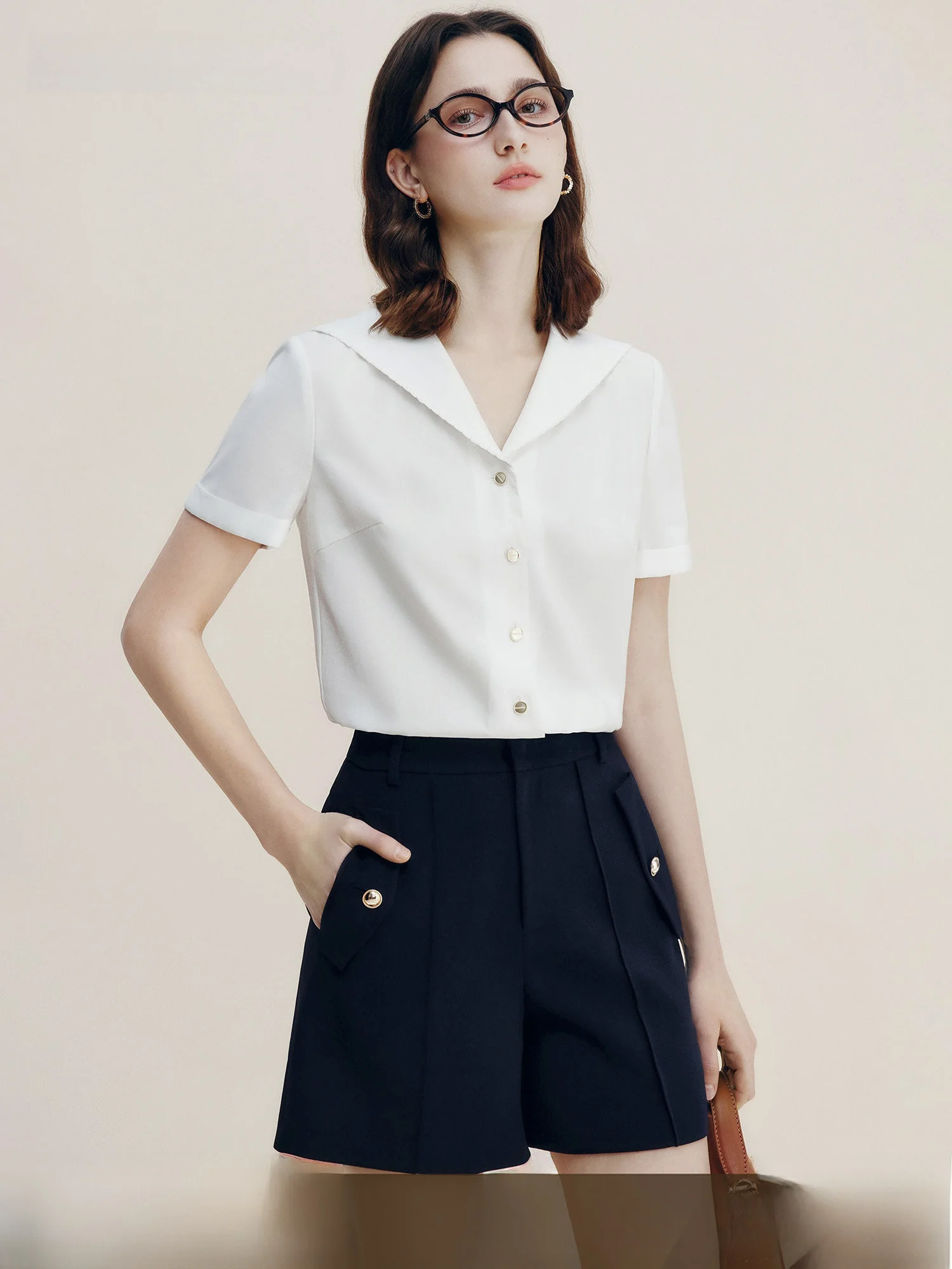 French Style Short Sleeve Shirt Women's Summer 2026 Commute Navy Collar Roll up Cuff Versatile Straight Cut Commute Top
French Style Short Sleeve Shirt Women's Summer 2026 Commute Navy Collar Roll up Cuff Versatile Straight Cut Commute Top