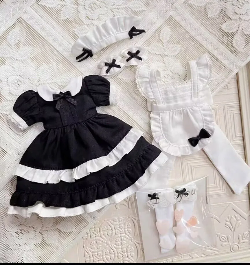 1set academy style 2025 Blythe/landoudou Black and white maid outfit (Fit for Lulu,ymy24,Ob22,24,26,zone, Jenny)
1set academy style 2025 Blythe/landoudou Black and white maid outfit (Fit for Lulu,ymy24,Ob22,24,26,zone, Jenny)