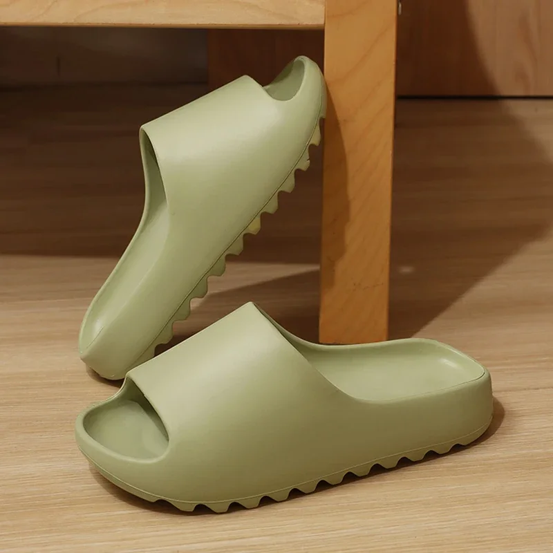 Летние пляжные нескользящие тапочки из ЭВА, женские удобные шлепанцы с мягкой подошвой и подушкой, женские легкие домашние шлепанцы на толстой платформе 2025
Летние пляжные нескользящие тапочки из ЭВА, женские удобные шлепанцы с мягкой подошвой и подушкой, женские легкие домашние шлепанцы на толстой платформе 2025